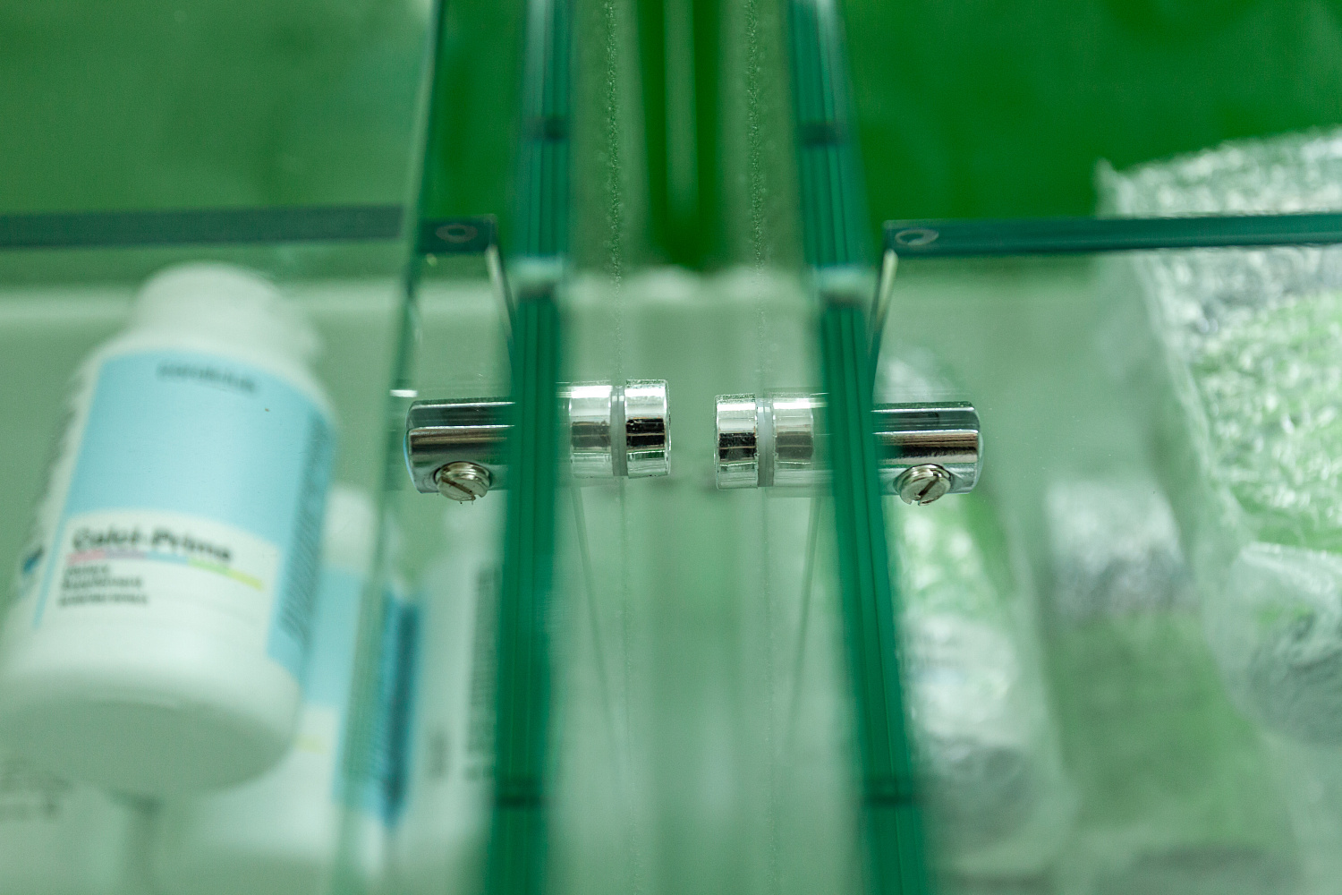 1881_24 Витрина Аптека