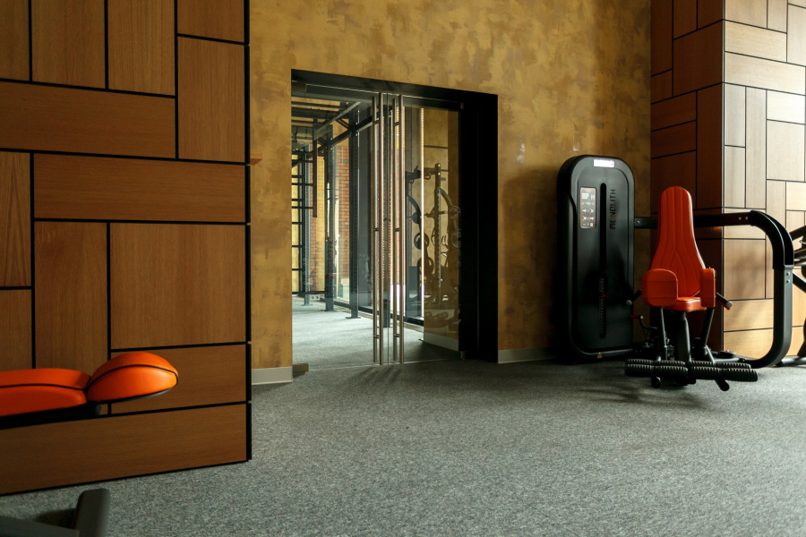 Стеклянные двери на заказ